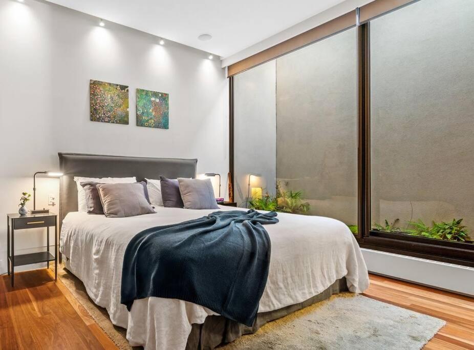 Truly Tremendous 4BR Tivoli Rd South Yarra