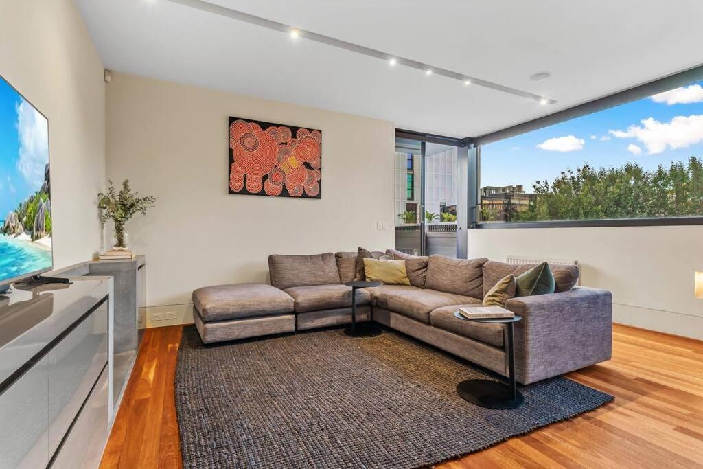 Truly Tremendous 4BR Tivoli Rd South Yarra
