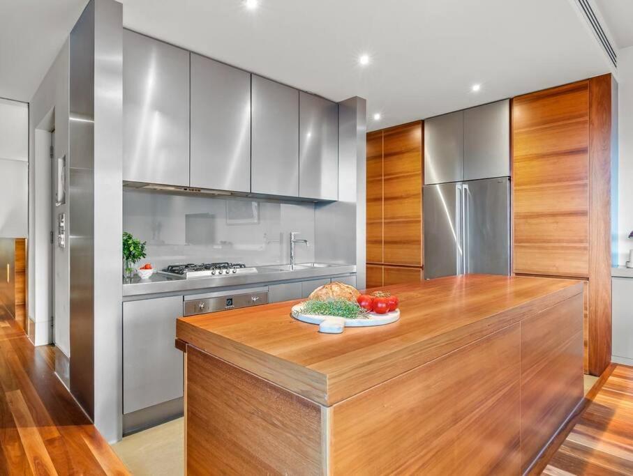 Truly Tremendous 4BR Tivoli Rd South Yarra