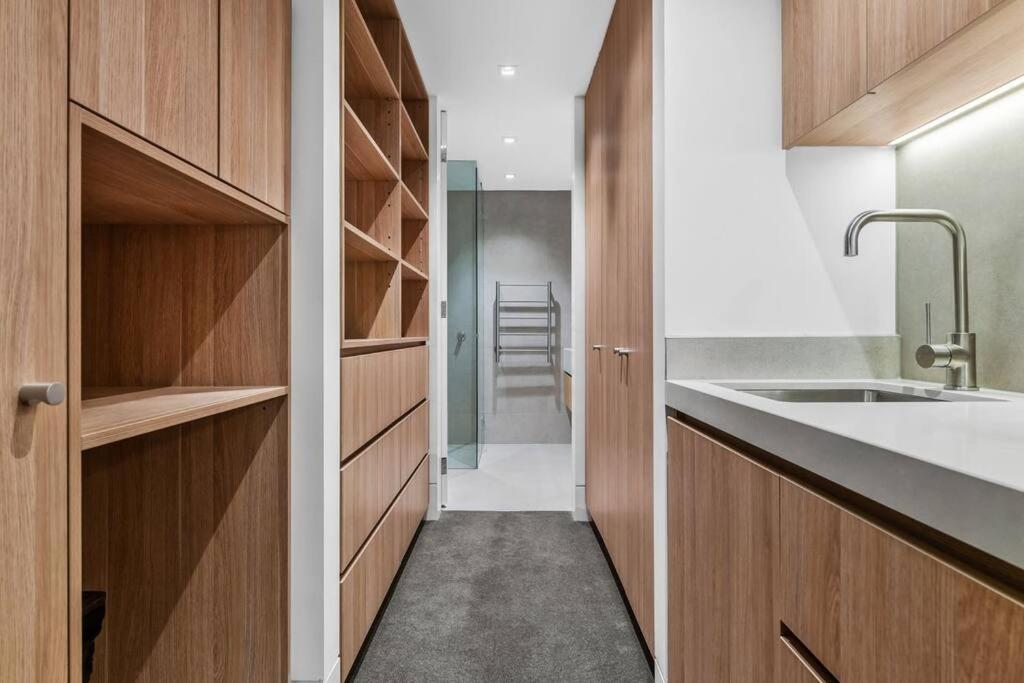 Truly Tremendous 4BR Tivoli Rd South Yarra