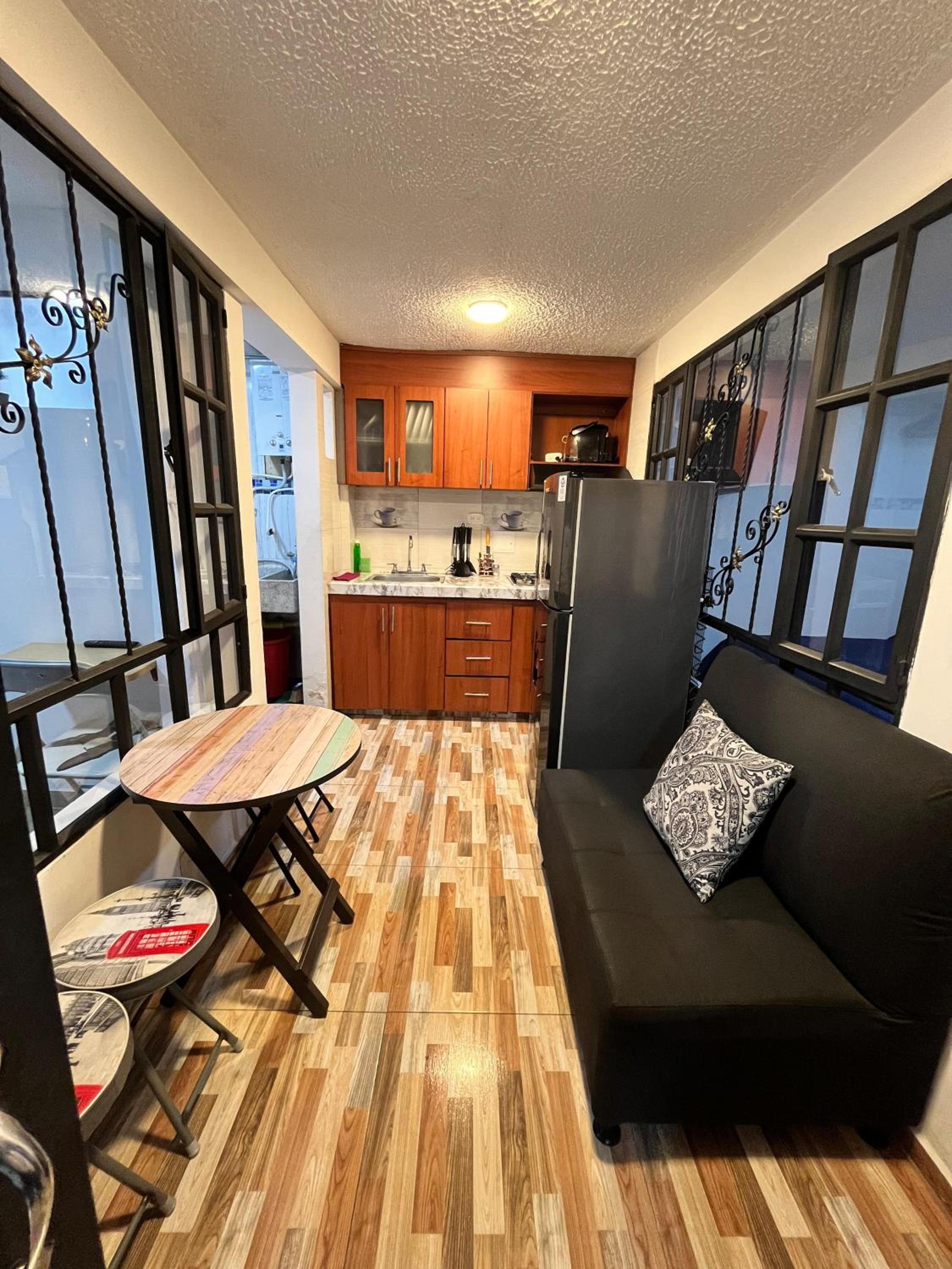 Apartasuites Bogotá 53 cerca al aeropuerto 01
