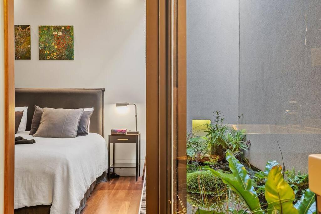 Truly Tremendous 4BR Tivoli Rd South Yarra