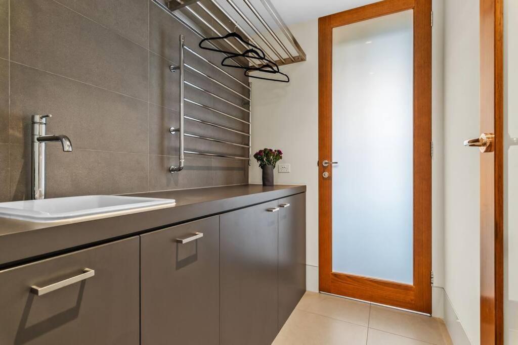 Truly Tremendous 4BR Tivoli Rd South Yarra