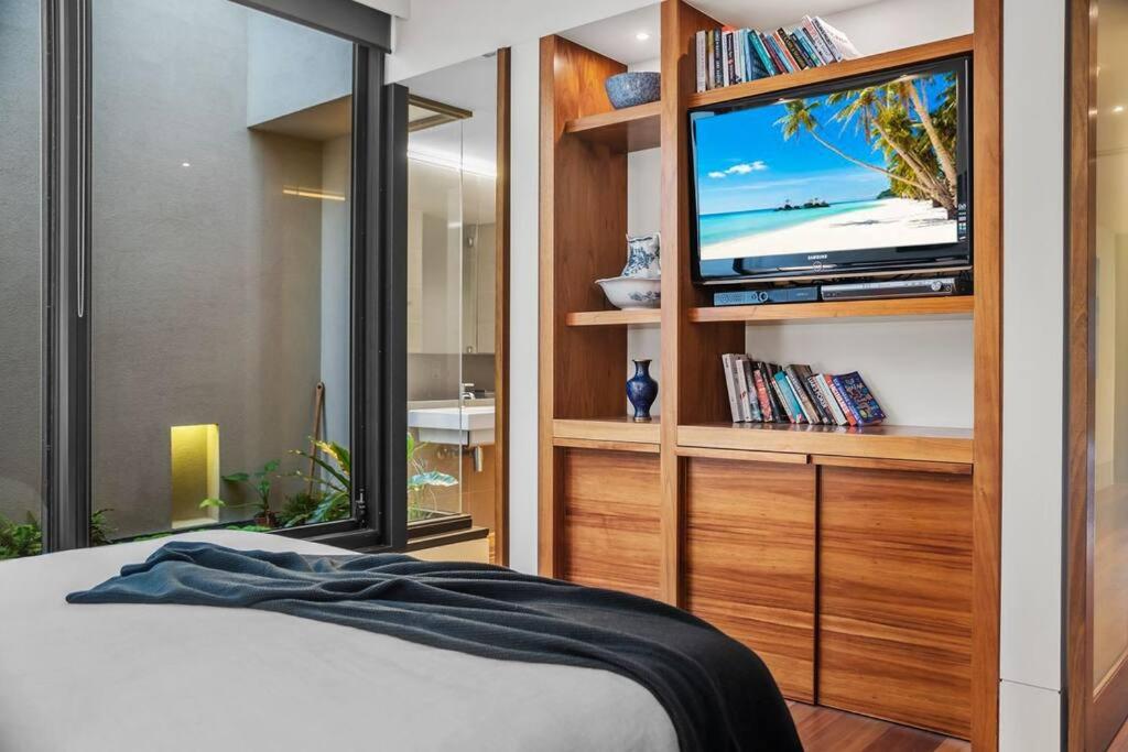 Truly Tremendous 4BR Tivoli Rd South Yarra