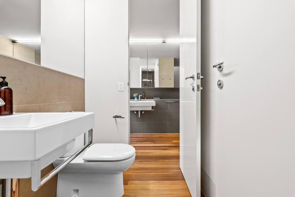 Truly Tremendous 4BR Tivoli Rd South Yarra