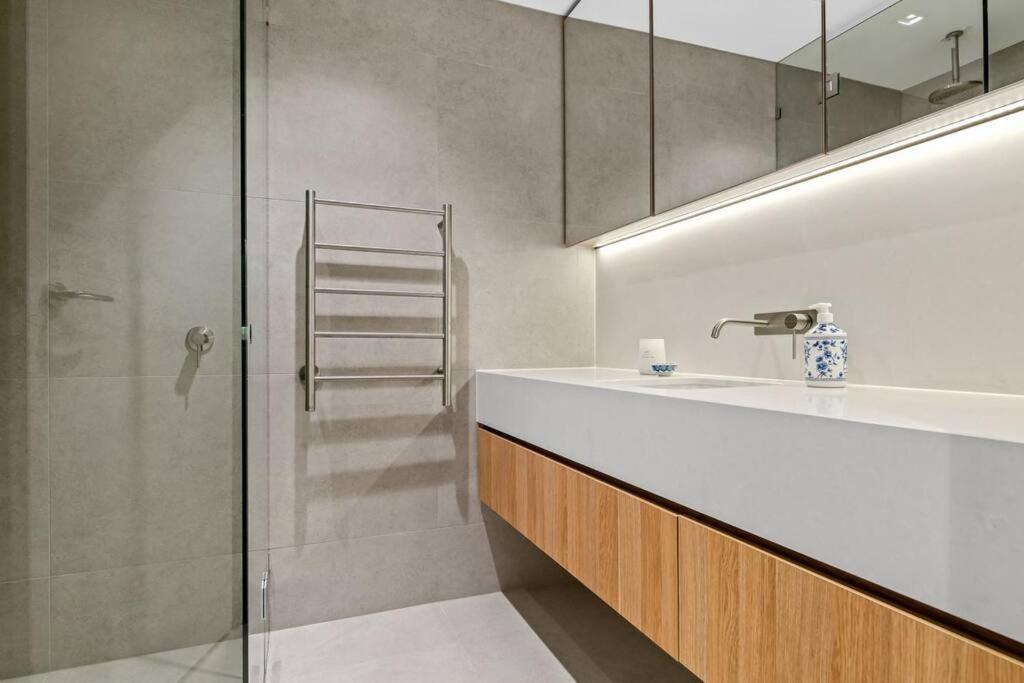 Truly Tremendous 4BR Tivoli Rd South Yarra