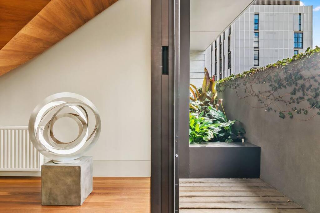 Truly Tremendous 4BR Tivoli Rd South Yarra