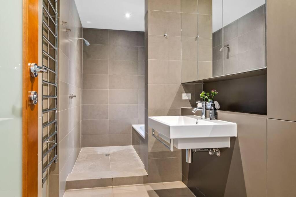 Truly Tremendous 4BR Tivoli Rd South Yarra