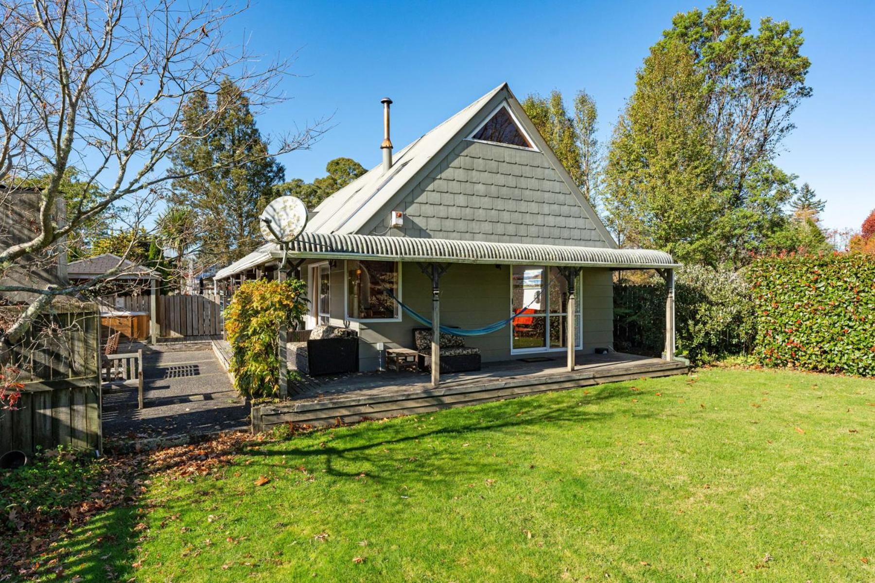 Moore in Turangi view 4