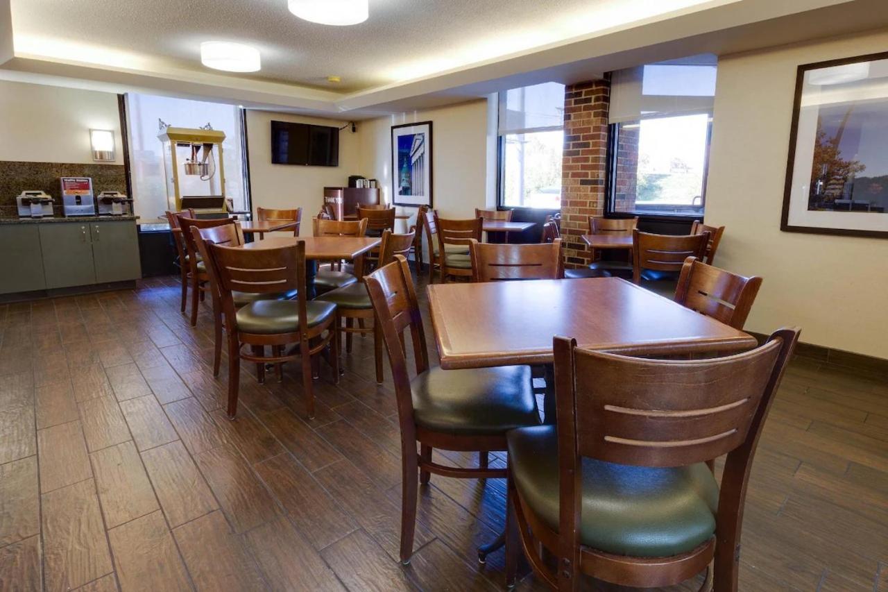 St Louis Vacations - Wingate by Wyndham St Louis-Fenton Route 66 - Property Image 4