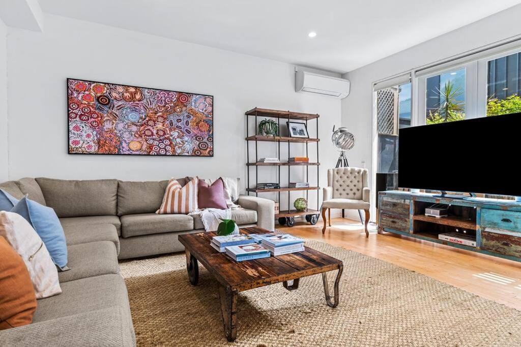 The Avenue The Place Terrific 4BR 2BTH Townhouse