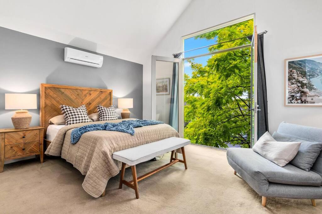 The Avenue The Place Terrific 4BR 2BTH Townhouse