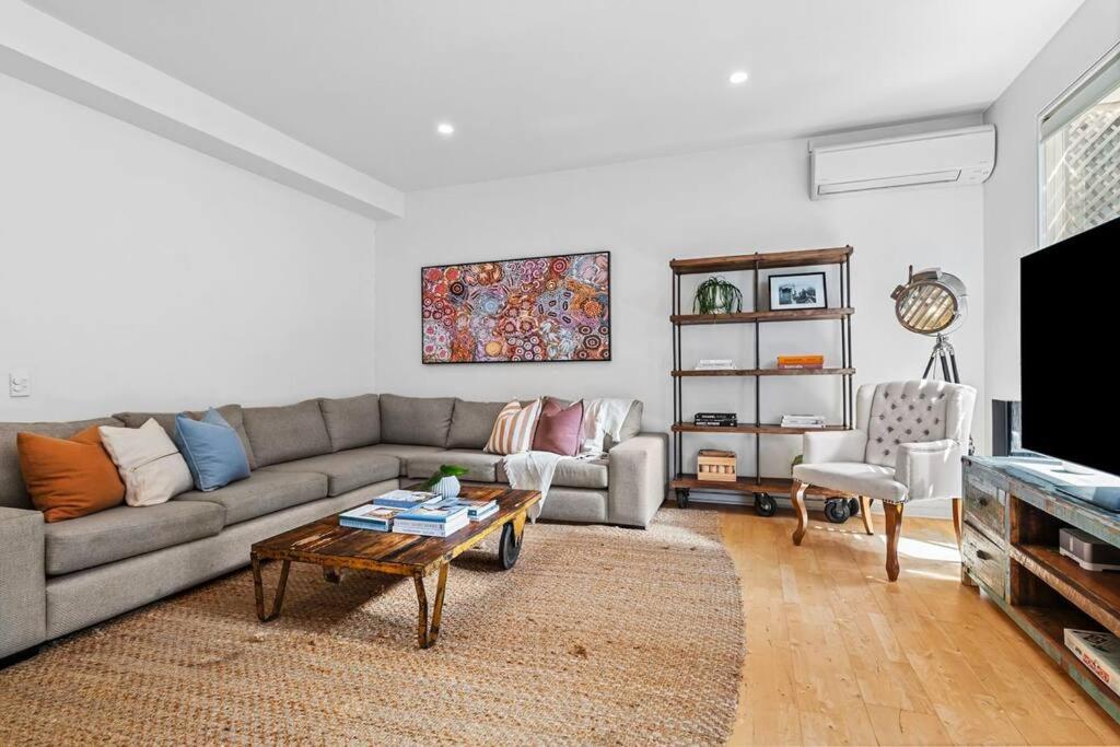 The Avenue The Place Terrific 4BR 2BTH Townhouse