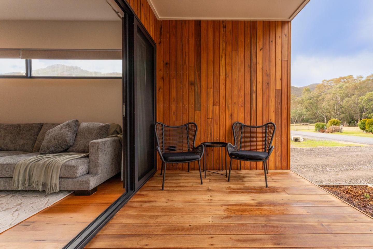 Small Scale Stays - Couples Retreats