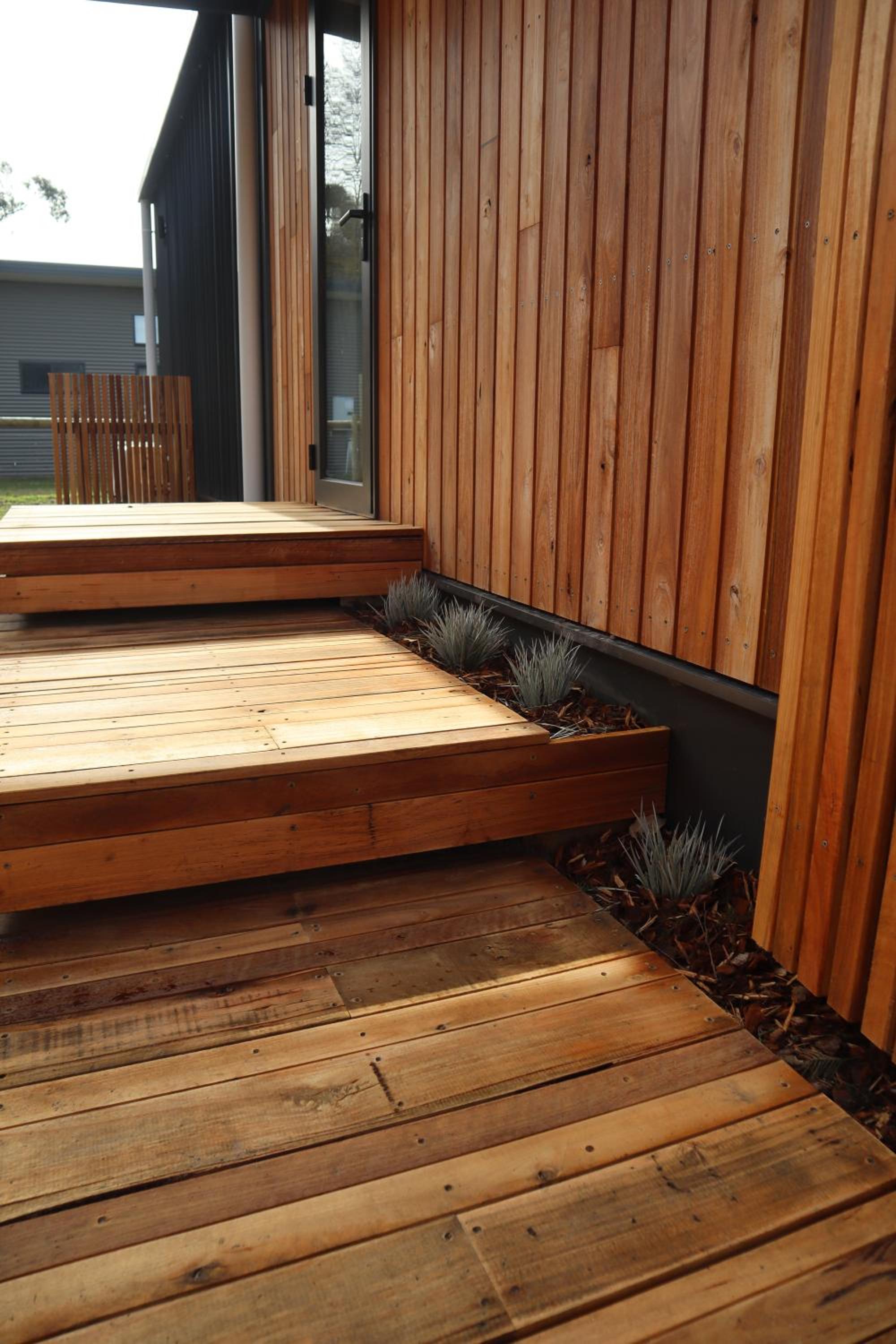 Small Scale Stays - Couples Retreats