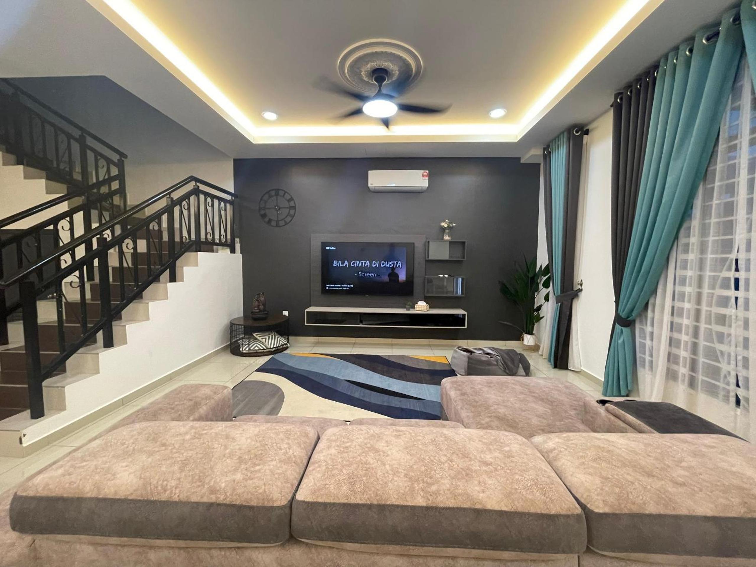 D’Lora Homestay photo 2