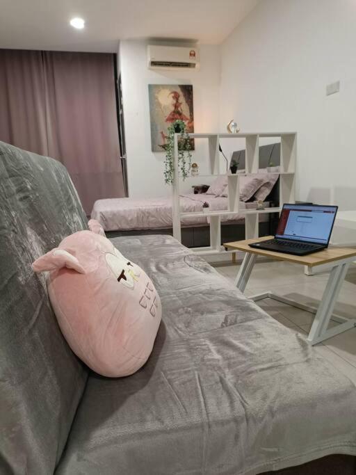 Cozy Studio near Mid Valley #StayNjoy