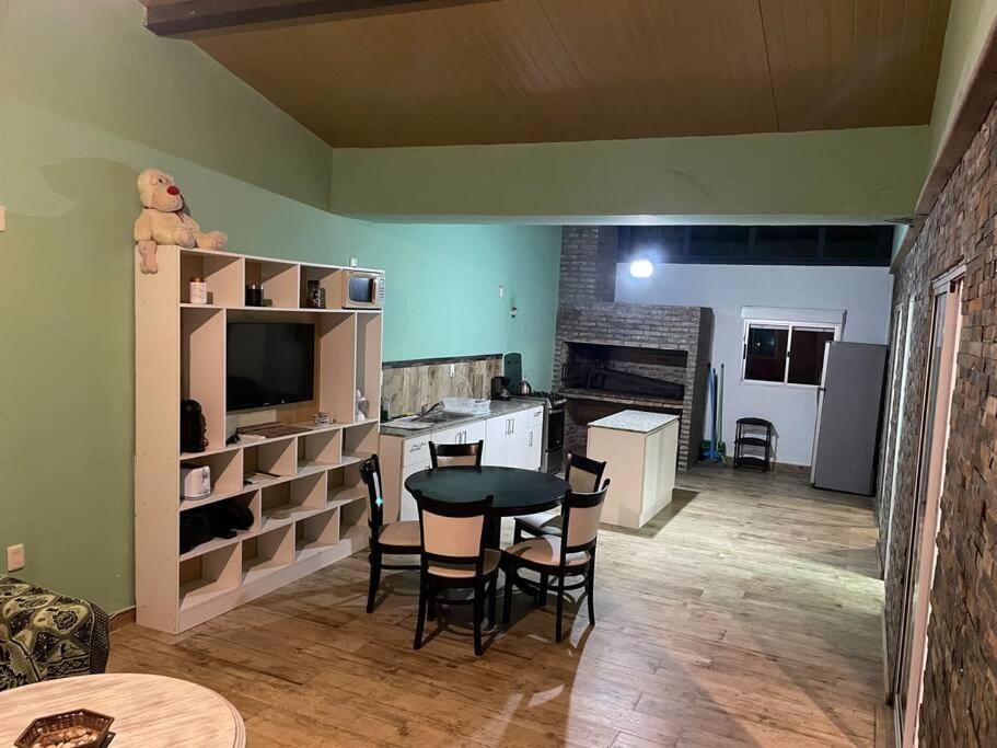 Alojamiento con parrilla interior view 5