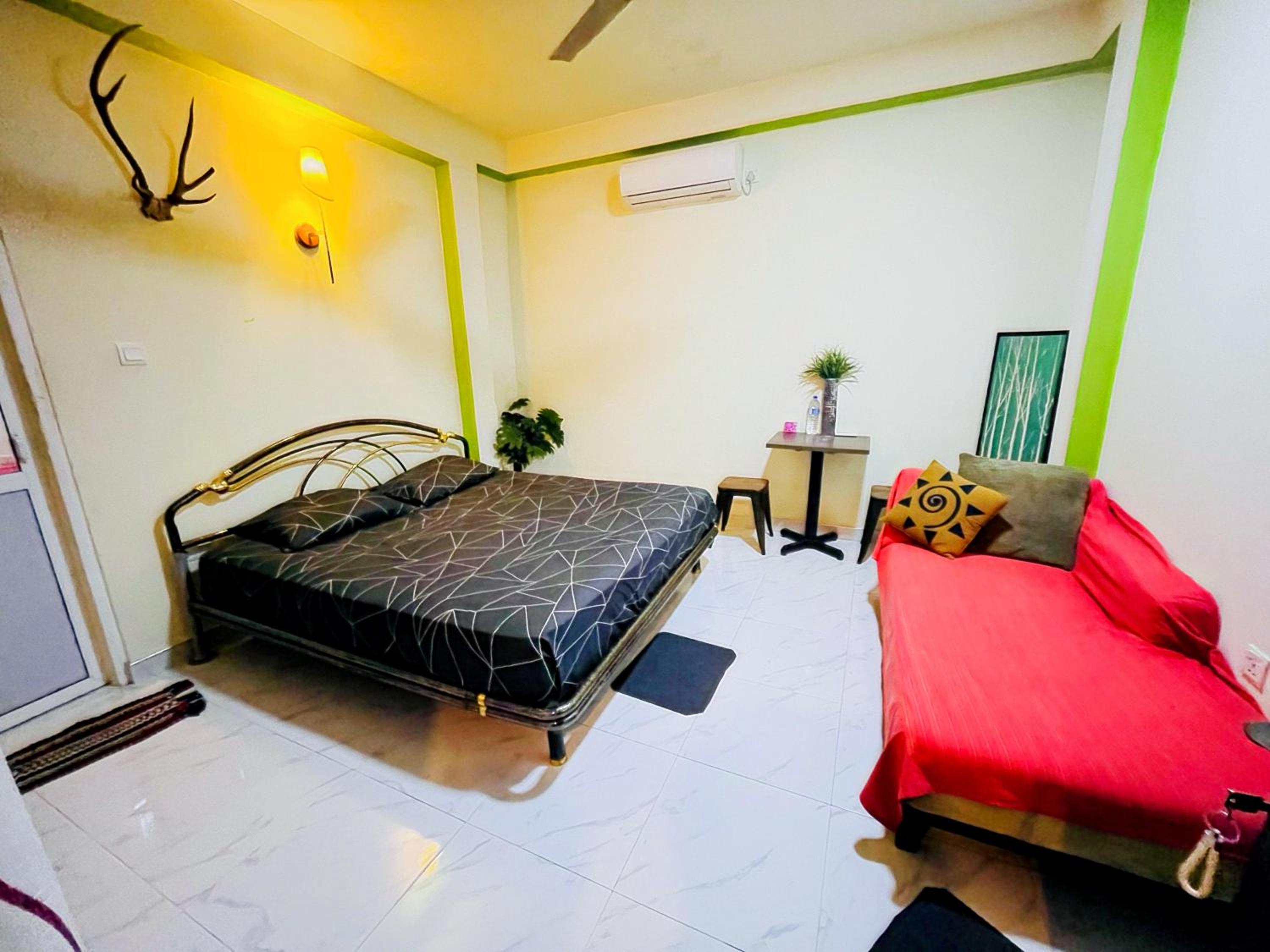 Ceylonia Airport Transit Hotel