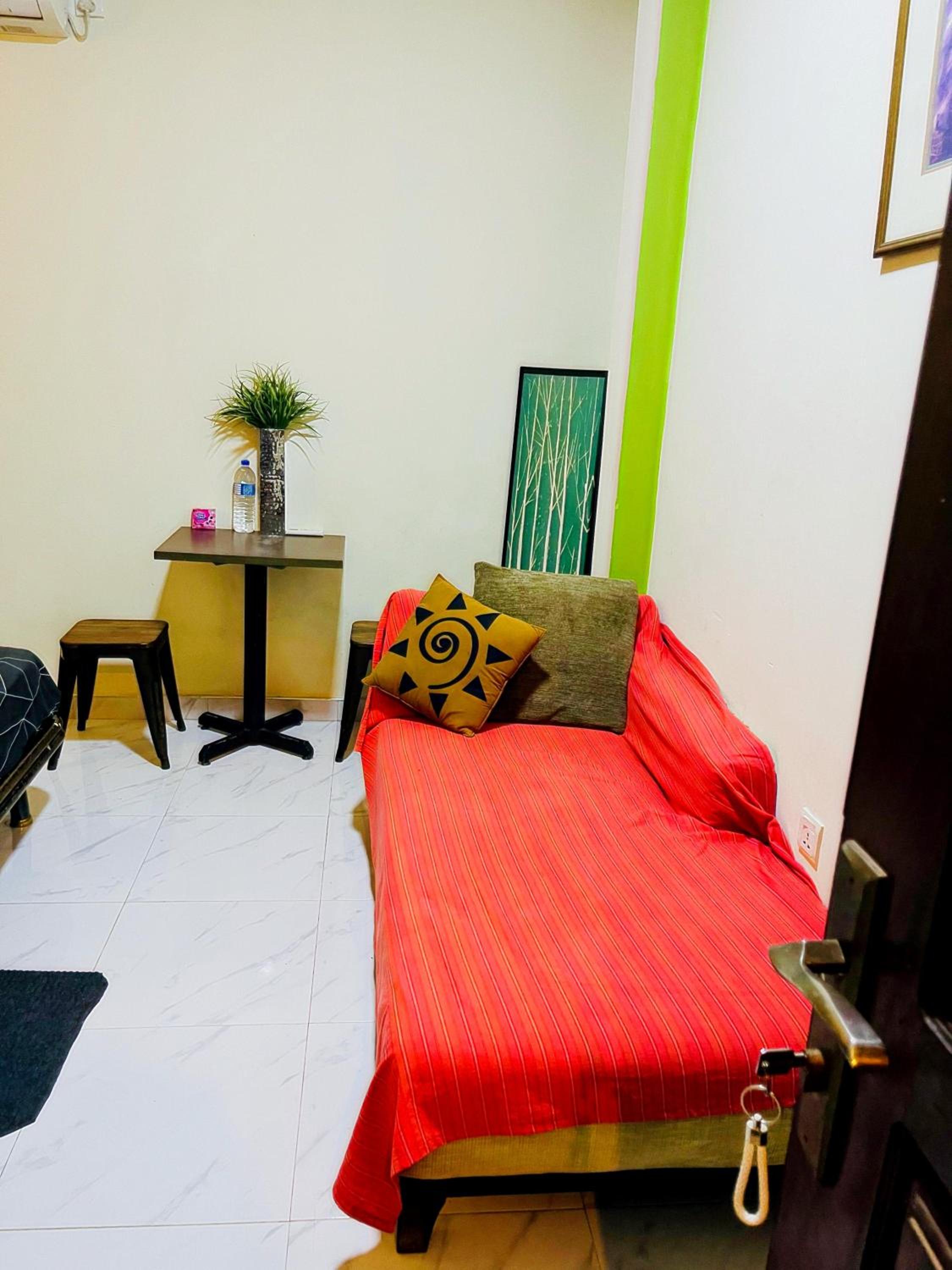 Ceylonia Airport Transit Hotel