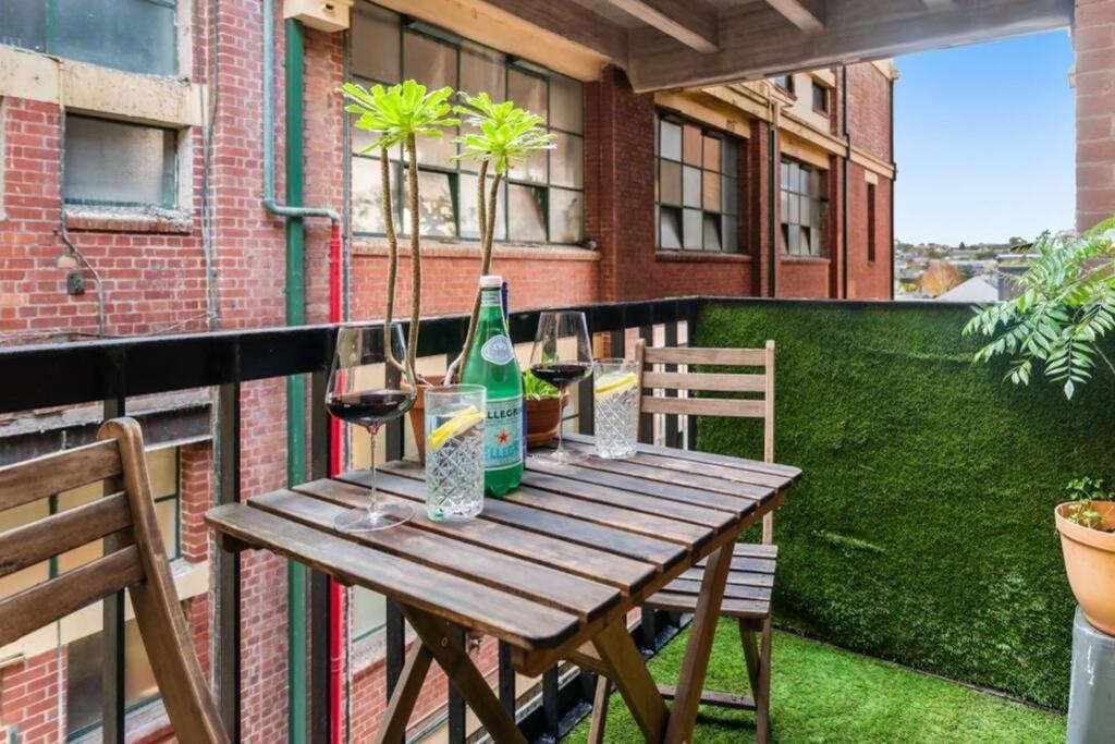 Cool Richmond Warehouse Townhouse 3BR 2BTH