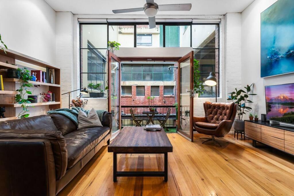 Cool Richmond Warehouse Townhouse 3BR 2BTH