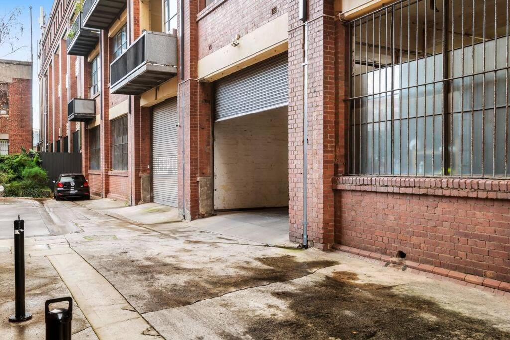 Cool Richmond Warehouse Townhouse 3BR 2BTH