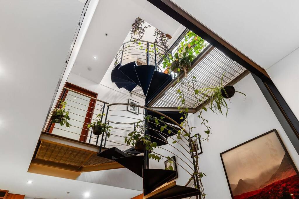 Cool Richmond Warehouse Townhouse 3BR 2BTH