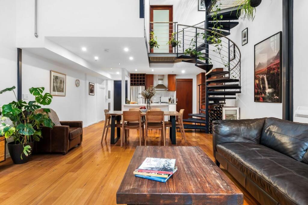 Cool Richmond Warehouse Townhouse 3BR 2BTH
