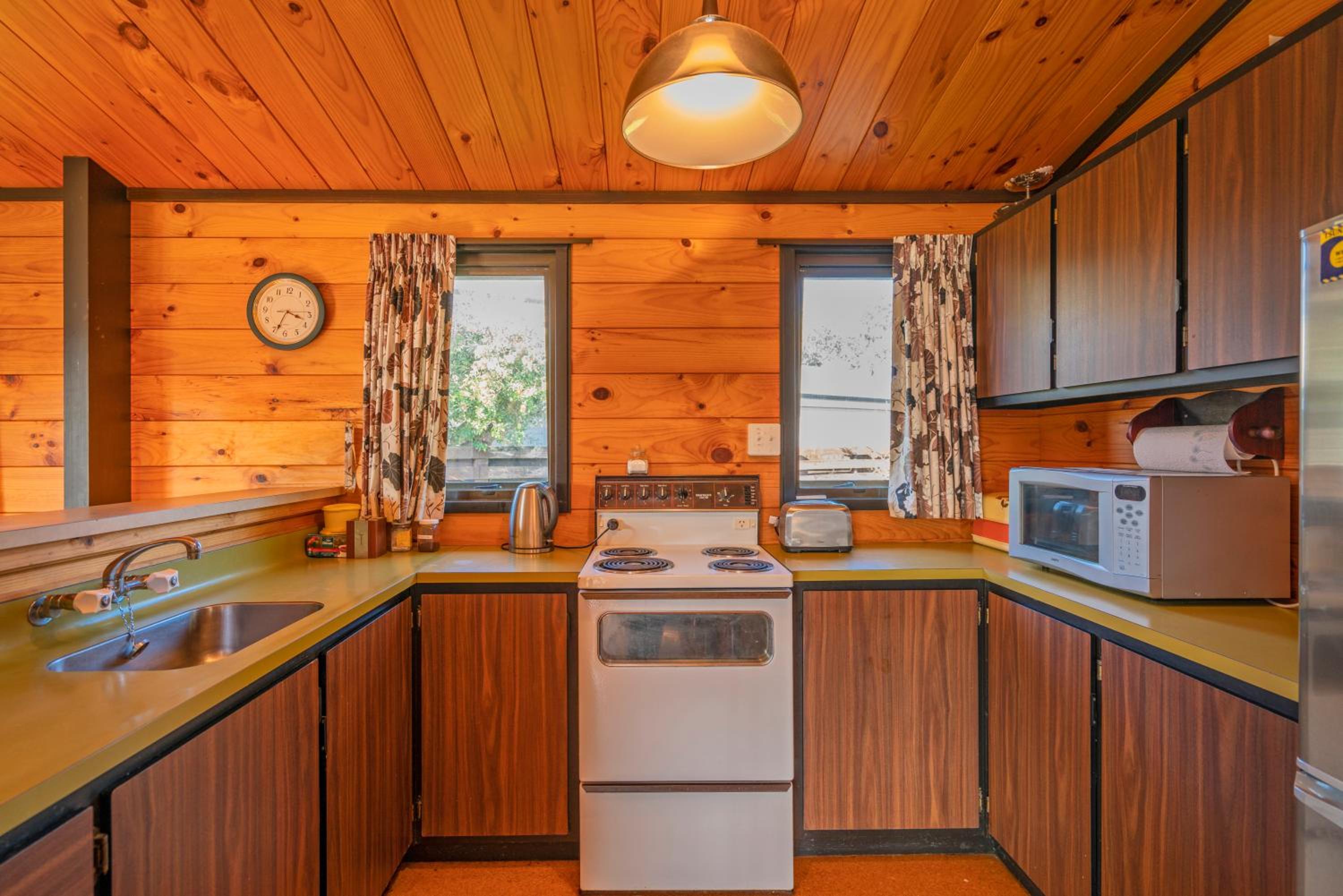Retro Revival - Pauanui Holiday Home view 2