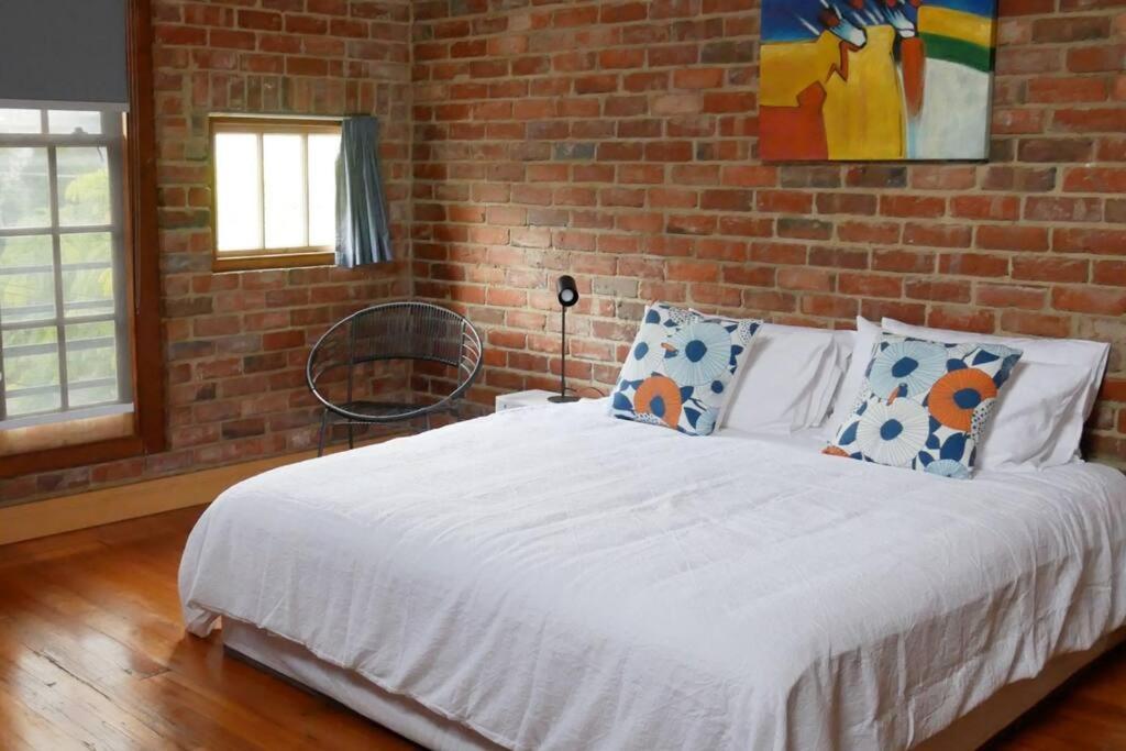 Funky Port Melb Warehouse meets NY Loft Oz Style
