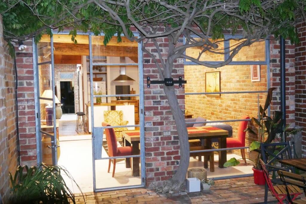 Funky Port Melb Warehouse meets NY Loft Oz Style
