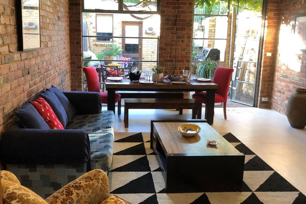 Funky Port Melb Warehouse meets NY Loft Oz Style