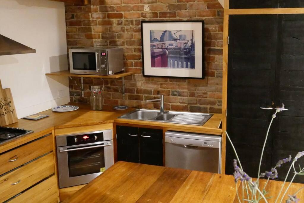 Funky Port Melb Warehouse meets NY Loft Oz Style