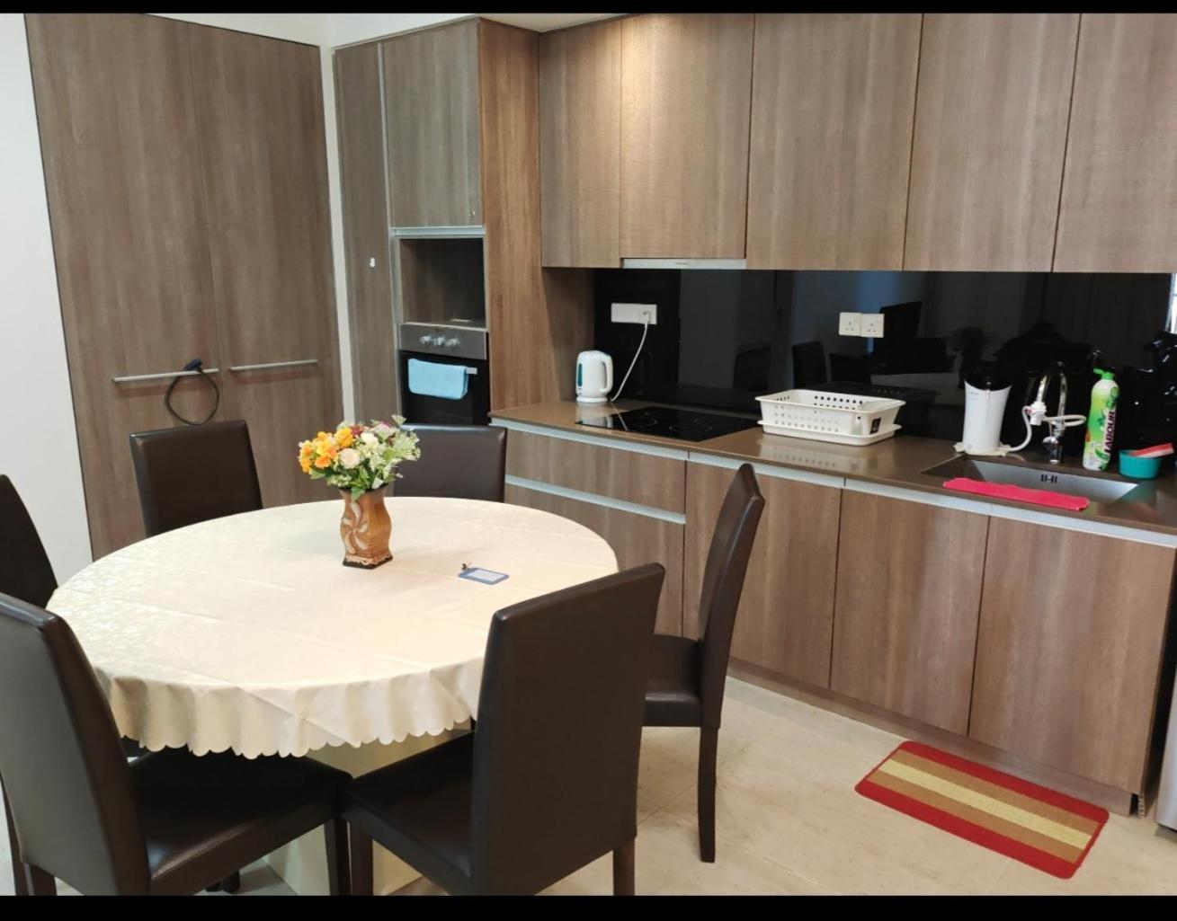 By The Sea Beach Front and Seaview Apartment 2 photo 5
