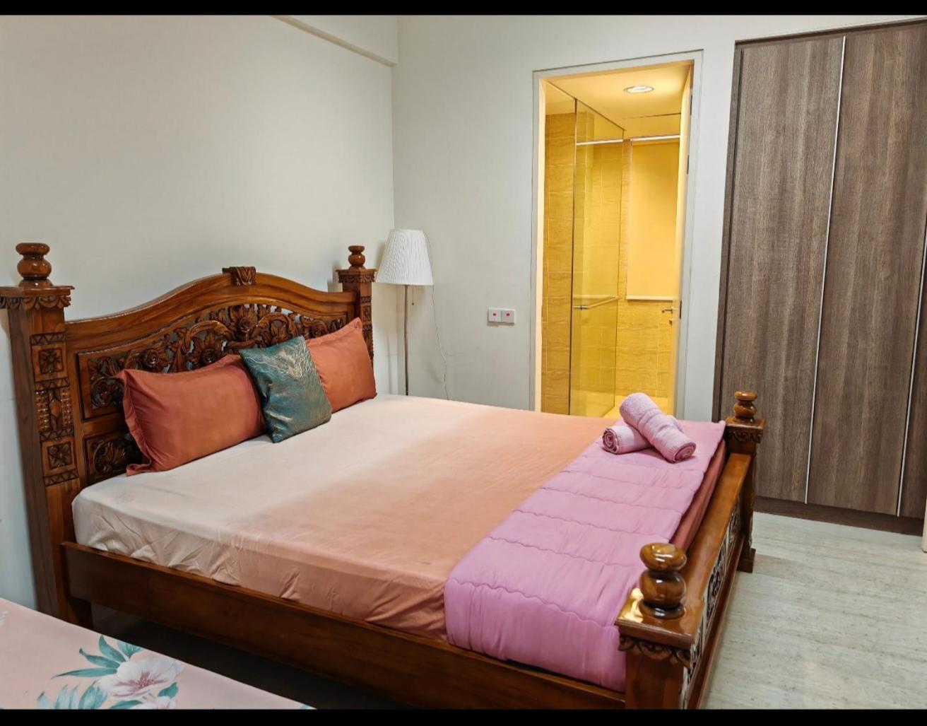 By The Sea Beach Front and Seaview Apartment 2 photo 4