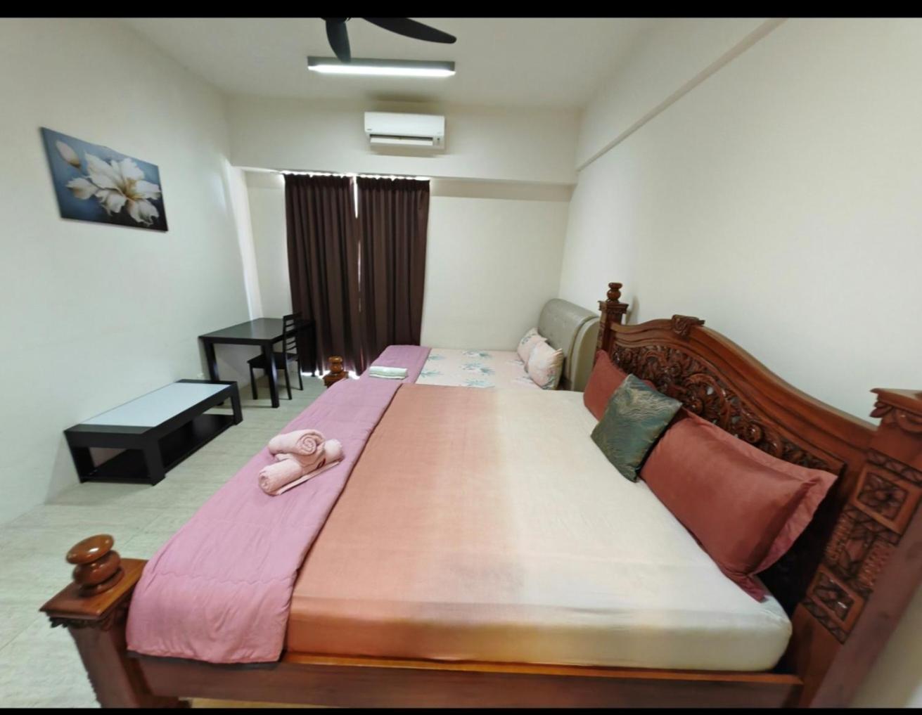 By The Sea Beach Front and Seaview Apartment 2 photo 3