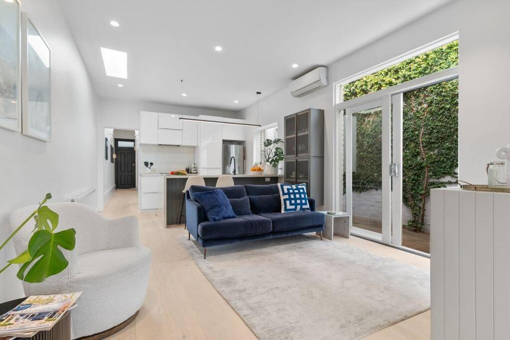 Very Victorian Modern & Special 2BRM 1BTH