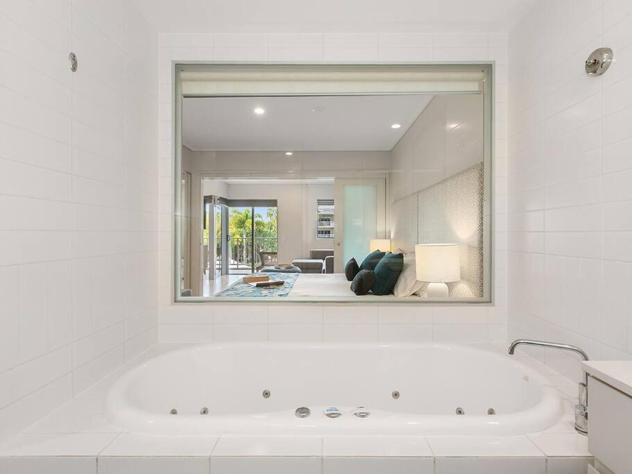 Bells Blvd Resort Apts - Pool View 2BR Dual Key, 1 BR Rooms Avail - Hosted by Holiday Management