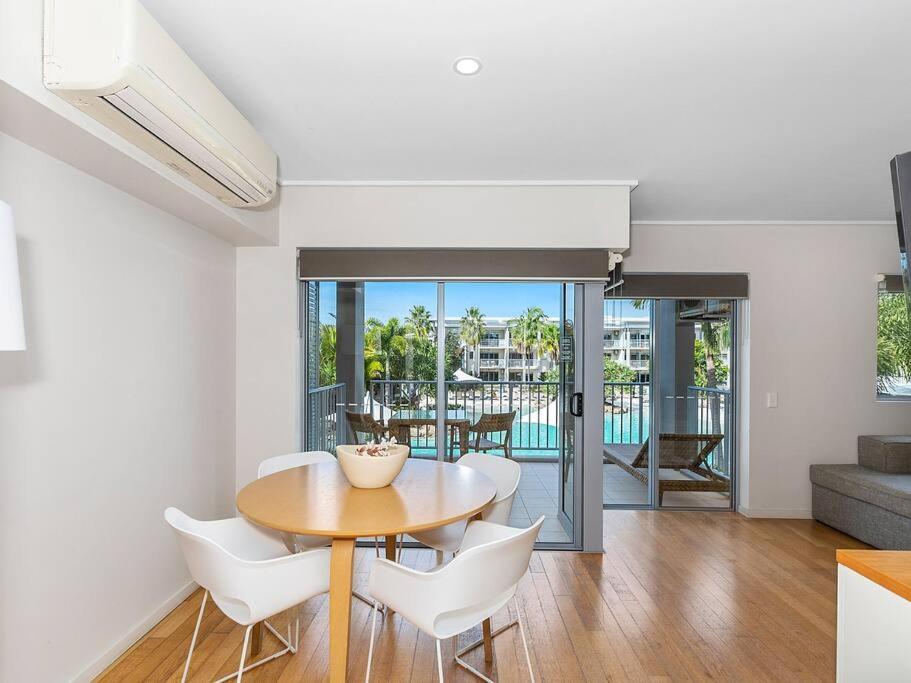 Bells Blvd Resort Apts - Pool View 2BR Dual Key, 1 BR Rooms Avail - Hosted by Holiday Management