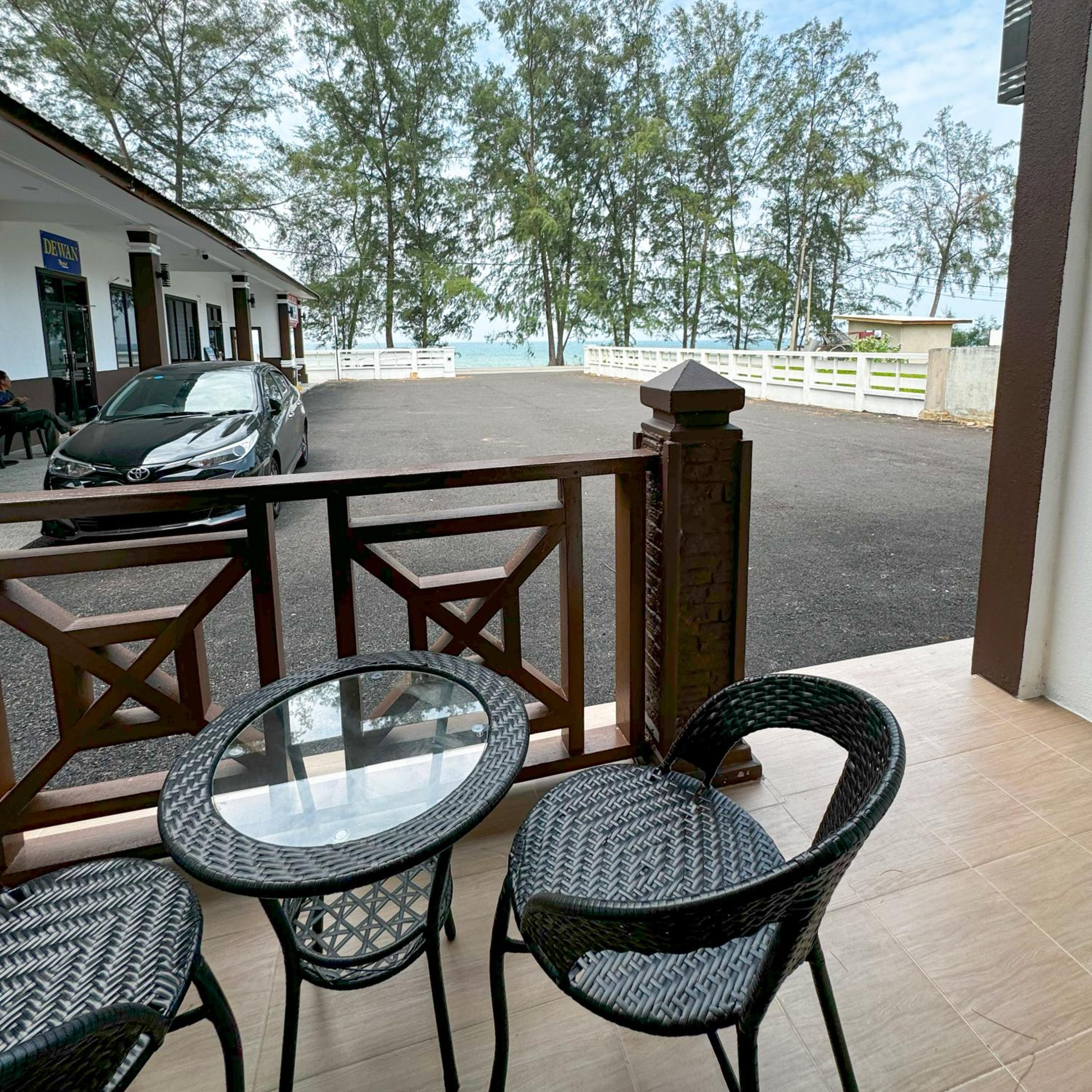 Ombak Beach Inn Resort photo 5