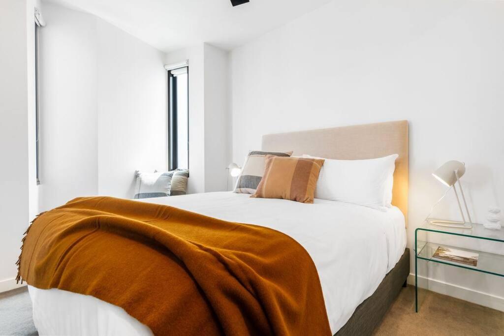 Central Chic Cool Richmond Apt 2BR Sleeps 6