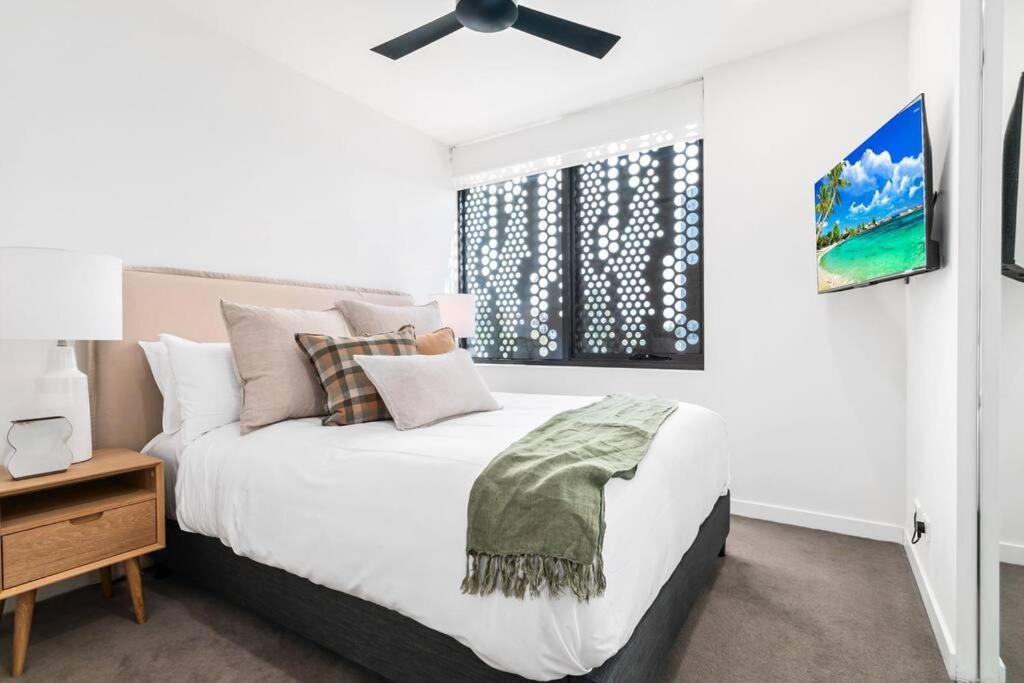 Central Chic Cool Richmond Apt 2BR Sleeps 6
