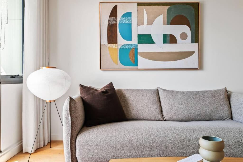 Central Chic Cool Richmond Apt 2BR Sleeps 6