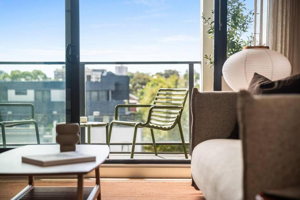 Central Chic Cool Richmond Apt 2BR Sleeps 6