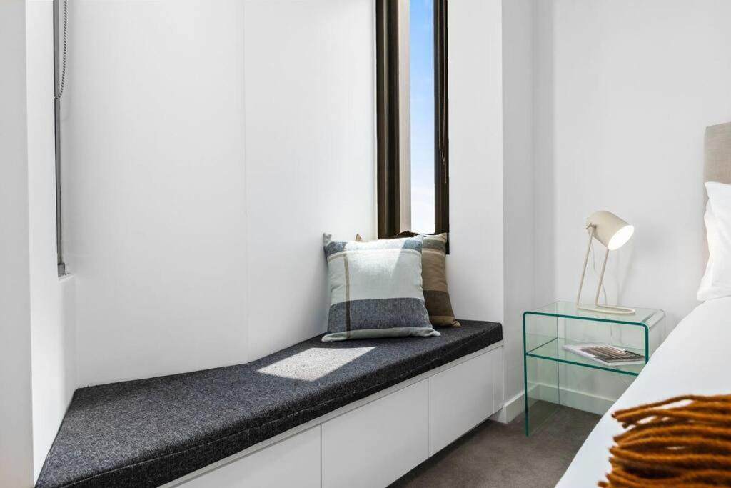 Central Chic Cool Richmond Apt 2BR Sleeps 6