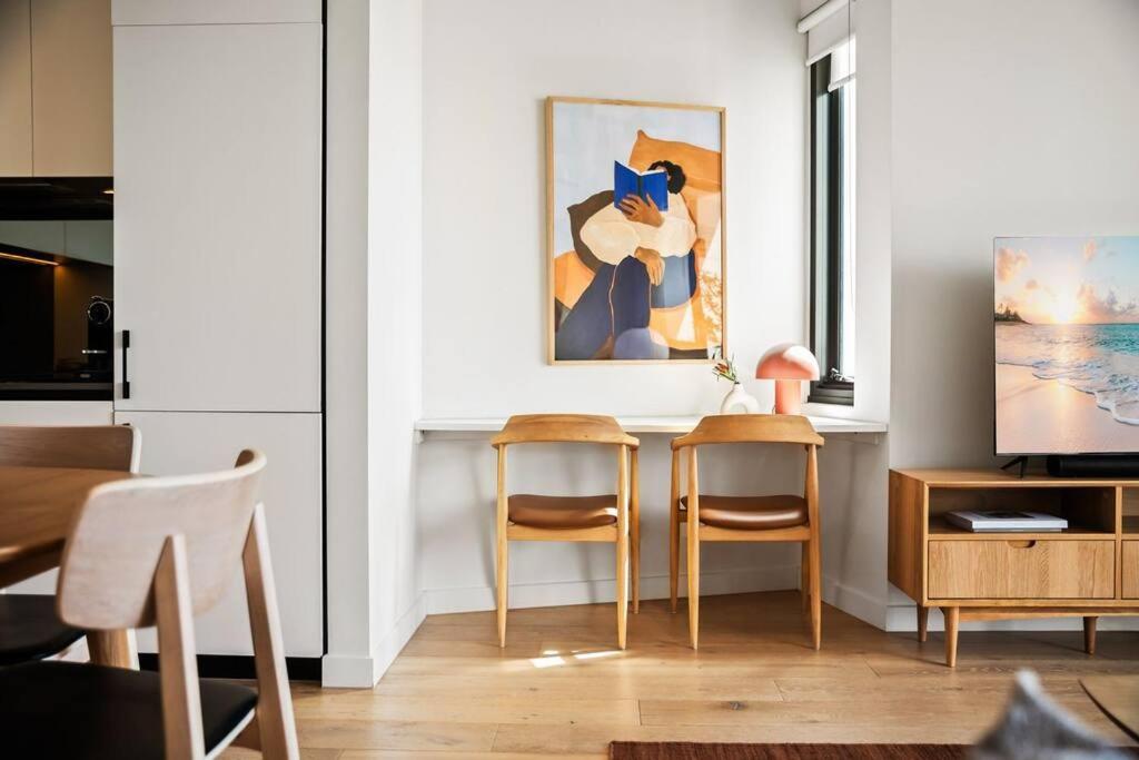 Central Chic Cool Richmond Apt 2BR Sleeps 6
