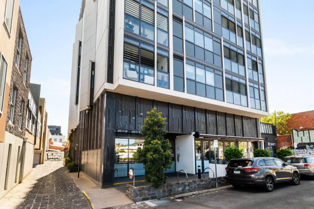 Central Chic Cool Richmond Apt 2BR Sleeps 6