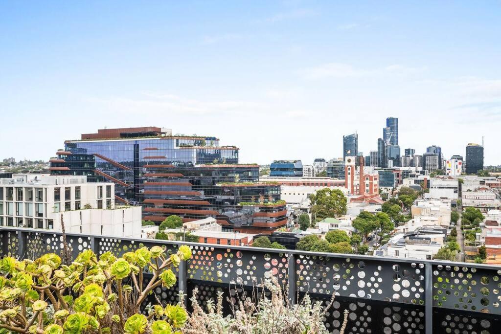Central Chic Cool Richmond Apt 2BR Sleeps 6