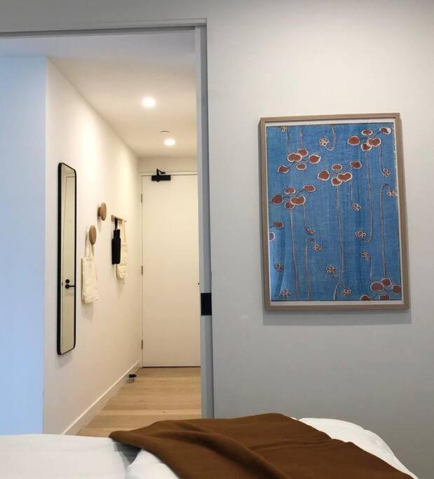 Central Chic Cool Richmond Apt 2BR Sleeps 6